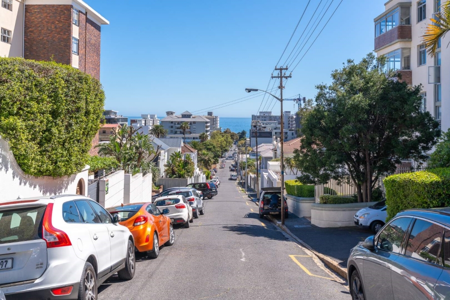 To Let 3 Bedroom Property for Rent in Sea Point Western Cape